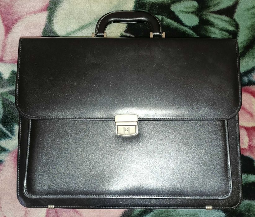 Продам портфель та сумки