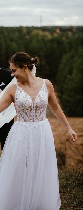 Suknia ślubna snieznobiala