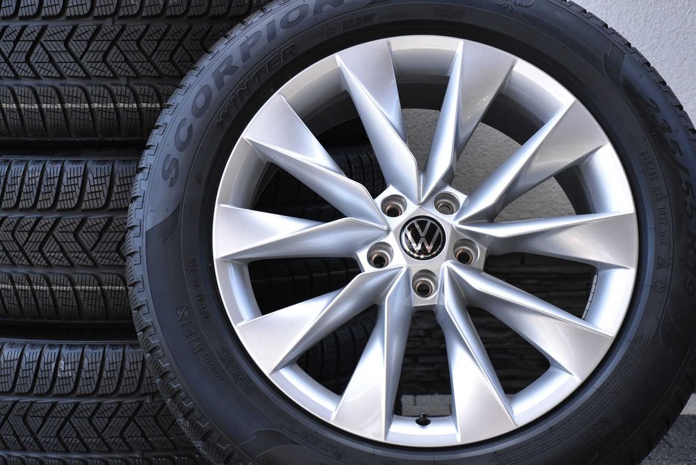 Nowe koła zimowe OEM Audi Q4 Sportback e-tron VW ID.4 ID.5 ID.6 SKODA ELROQ ENYAQ PEAQ CUPRA Tavascan 19" Pirelli