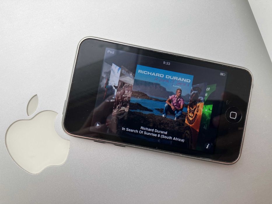 Apple iPod touch 3-gen 32 Gb \ ЦАП Cirrus Logic \ Акум. 30 год.музики