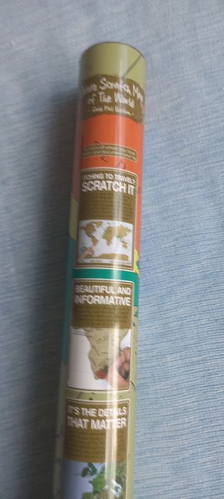 Mapa-mundi de raspar (Edição deluxe em Folha Dourada) da marca Luckies of London.