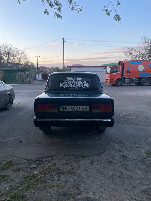 Автомобіль ВАЗ 2107