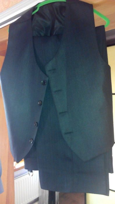 жилетка+брюки на мальчика