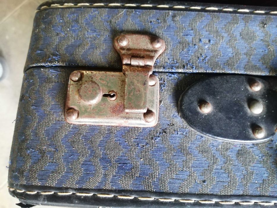 mala de viagem vintage , fechadura a funcionar