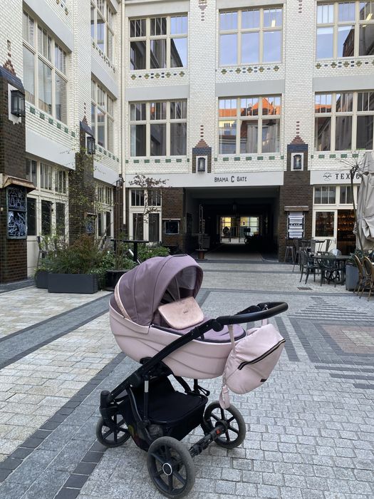 Wózek dziecięcy dla dziewczynki