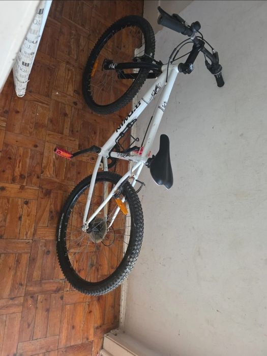 B'Twin Rockrider 300