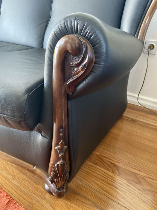 Sofa em pele preto