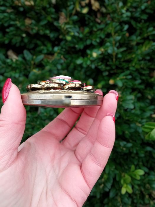 Зеркало увеличительное с камеей