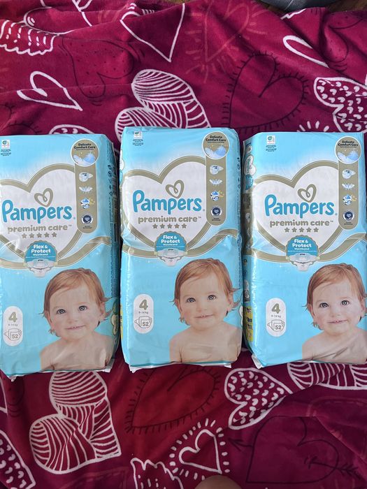 3 opakowania Pampers Pants Premium Care 4