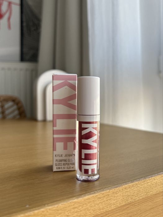 Kylie Cosmetics Plumping Gloss błyszczyk do ust 42 Rose & Chill