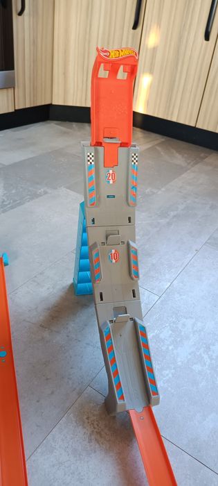 Hot wheels 2 tory + garaż piętrowy
