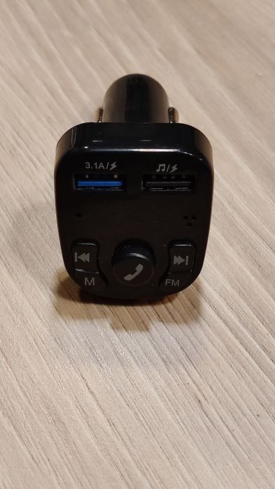 Nowa Szybka ładowarka samochodowa z opcją Radia, Bluetooth. Szybka wys