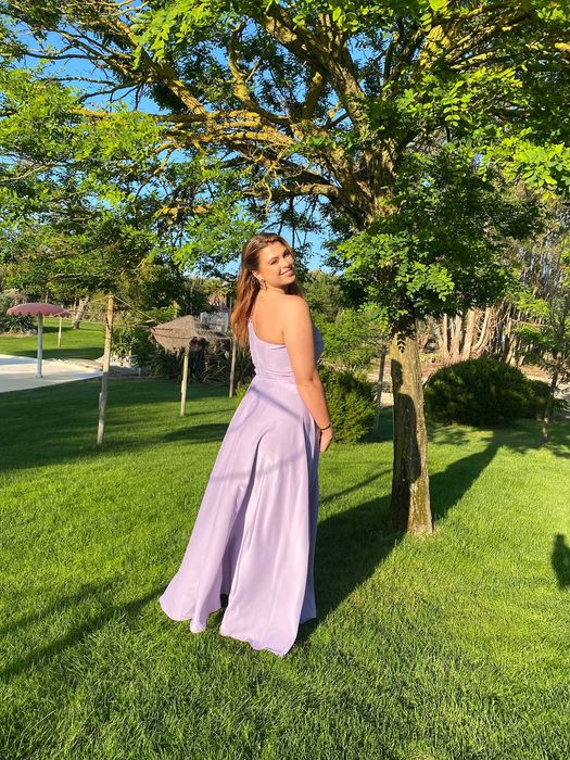 Vestido Longo de Festa One Shoulder em Cetim Lilás