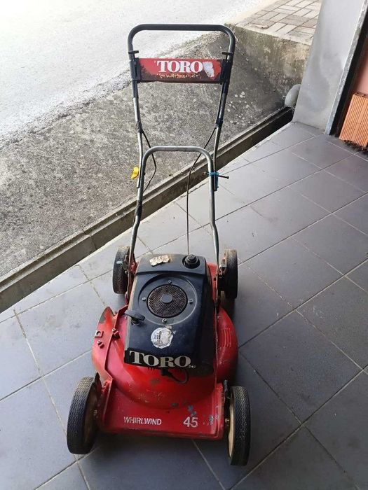 Corta-relva TORO Whirlwind 45 (para peças ou reparação)