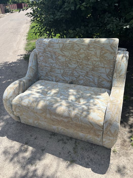 Продам канапе в гарному стані.