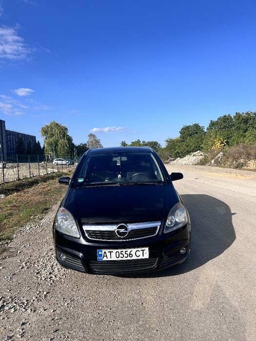 автомобіль  Opel Zafira
