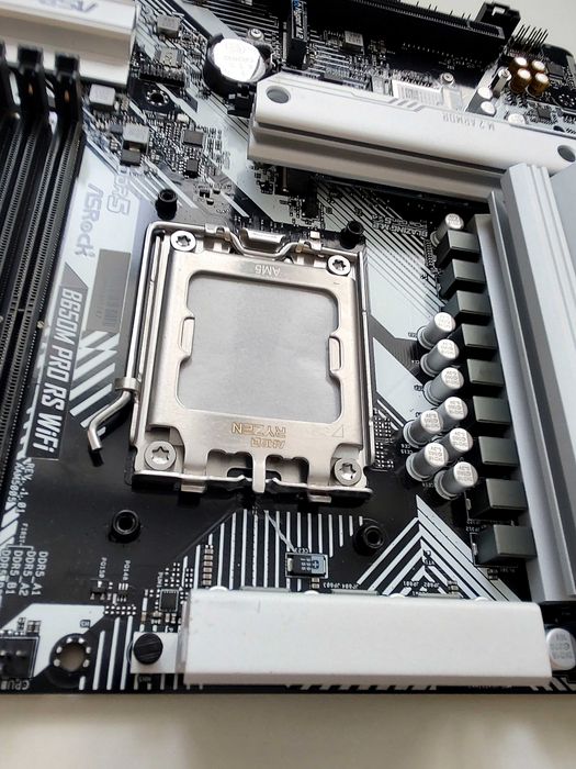 Материнская ASRock B650M Pro RS WiFi AM5 AMD B650 SATA 6Gb/s Micro