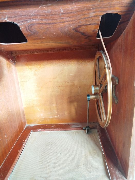 Maquina de cozer Singer antiga com móvel completo