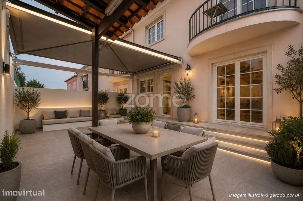 Moradia T4 com Terraço e Garagem em Albarraque
