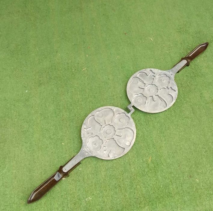 Форма для выпечки вафель.