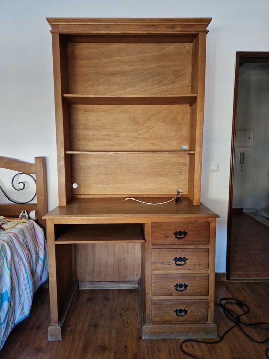 Secretária de madeira maciça