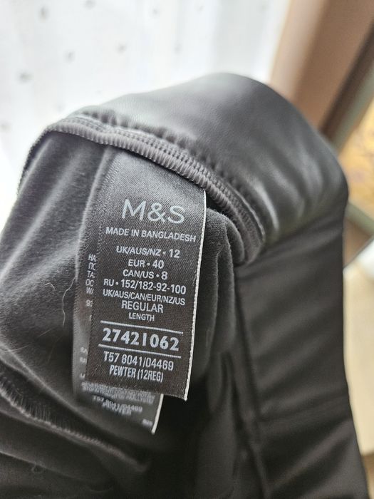 Dopasowane Legginsy Prosta Nogawka Skóra Ekologiczna M&S 40