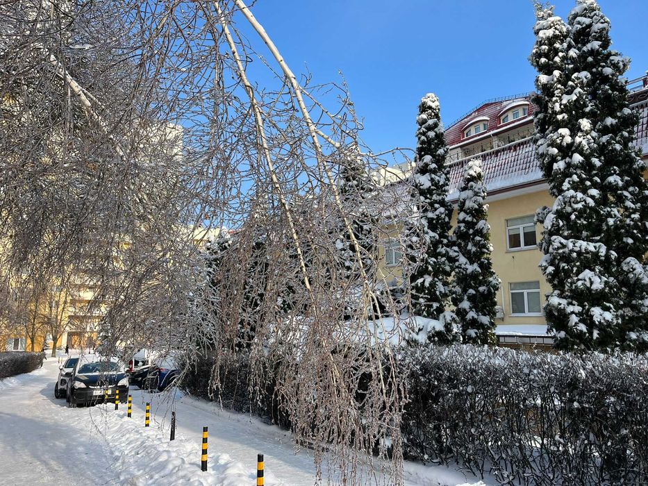 Продаж неж приміщення 1 пов ЖК Чайка(до метро 10 хв) 200м кв  дешево