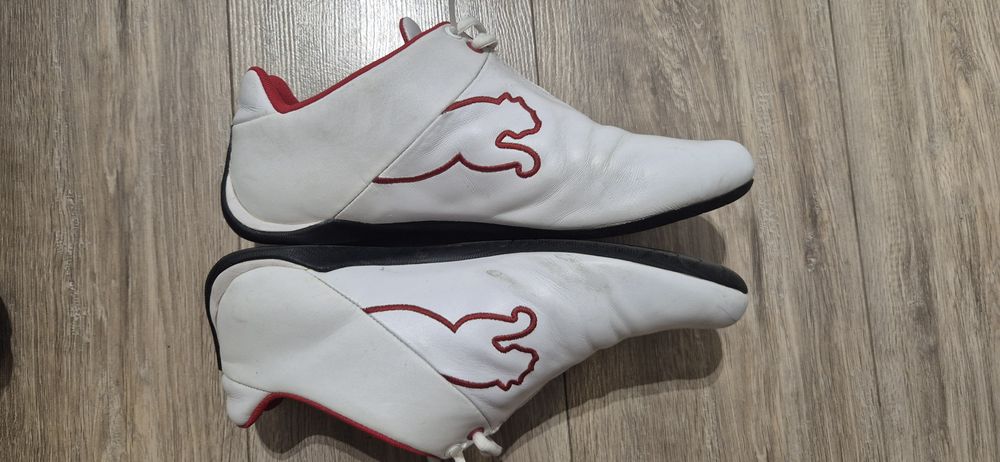 Buty Puma białe.