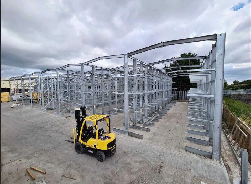 Regały magazynowe wspornikowe H600cm konstrukcja hali magazynu IPE270