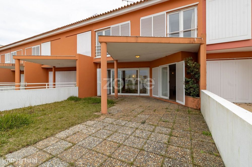 Moradia T4 com piscina para arrendamento em Esposende