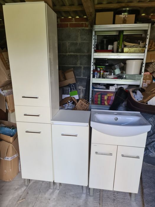 Zestaw do łazienki, meble łazienkowe z umywalką