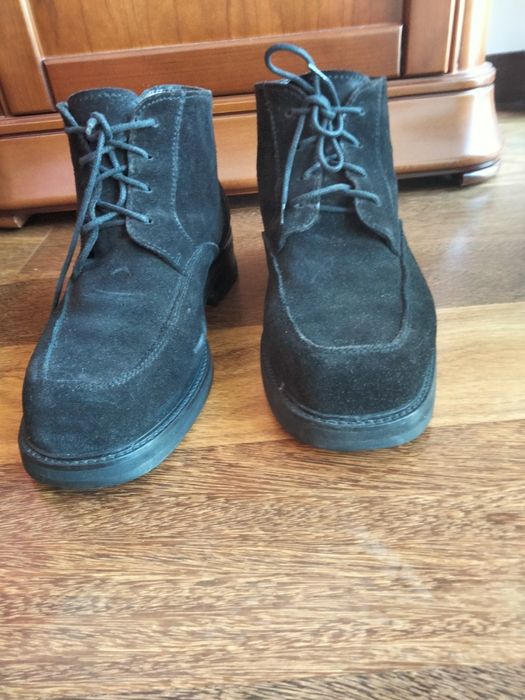 Bota se homem, em camurça