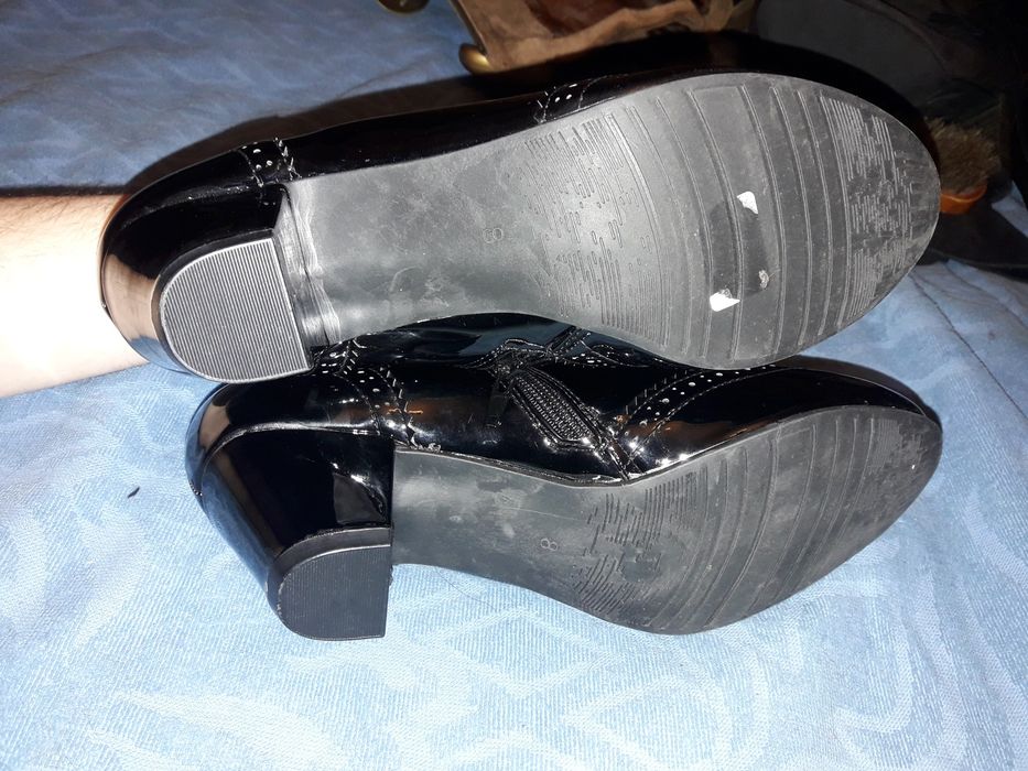 Туфли лаковые на каблуке 42 Agvani