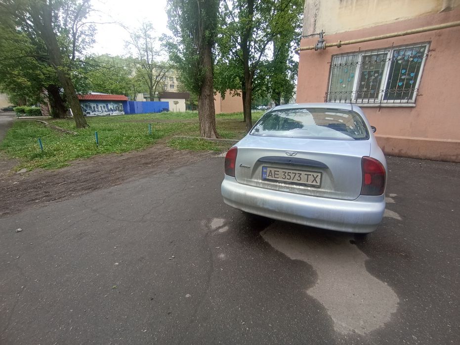 Автомобіль Lanos