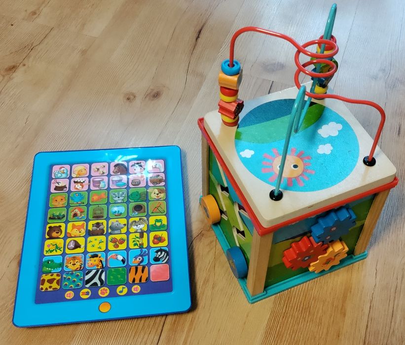 Zestaw zabawek tablet i kostka edukacyjna