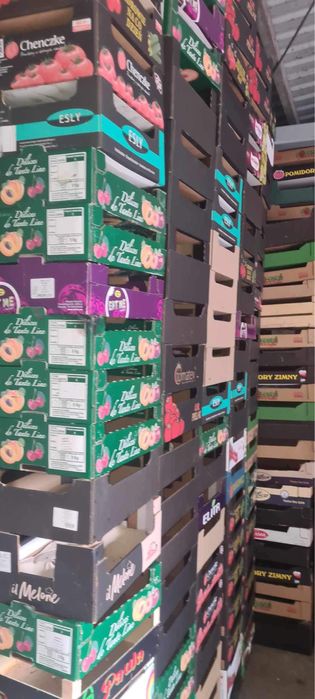 Skrzynki plastikowe , kartonowe i drewniane