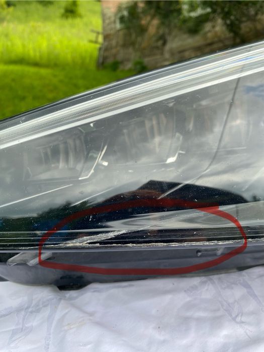 Фара Škoda skala ліва