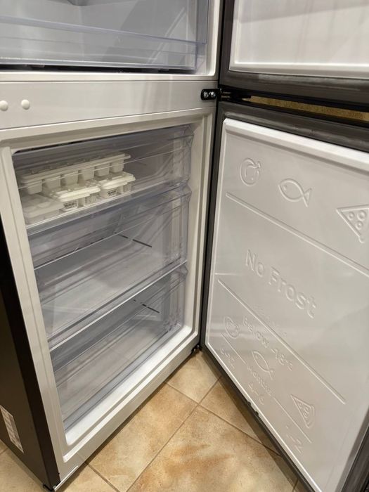 Холодильник Samsung RB34T670FBN