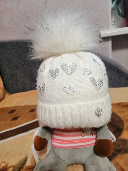 Шапка зимняя на девочку