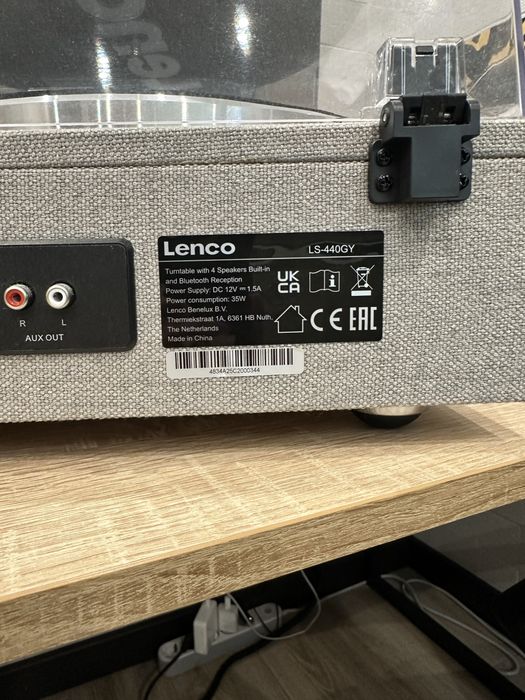 Вініловий програвач Lenco