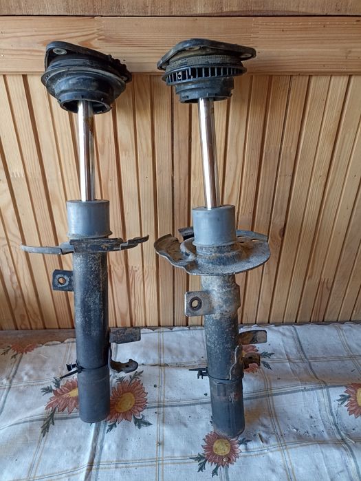 Стойки амортизатора Форд ескейп 2014 оригінальні