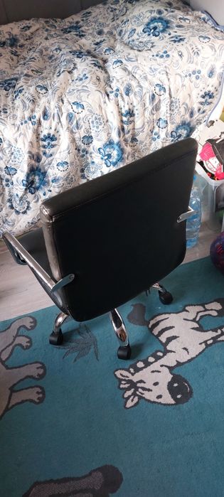 Krzesło obrotowe biurkowe