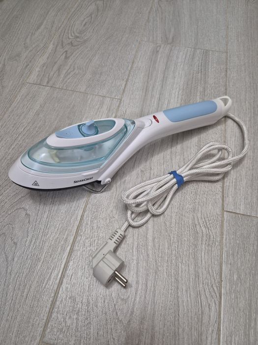 Паровой утюг-отпариватель для одежды 1000 Вт SilverCrest