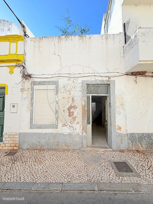 T2 Detached House for Sale