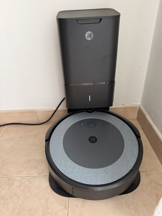 IRobot Roomba I5 com esvaziamento