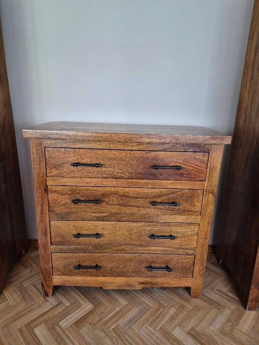 Sprzedam drewnianą komodę vintage