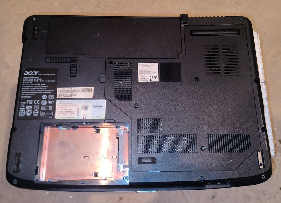 Zamienię kilka Laptopów do naprawy bądź ,na części ,pisać propozycje