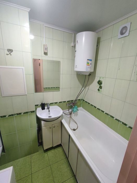 Продається 2-кім квартира в Хортицькому районі.