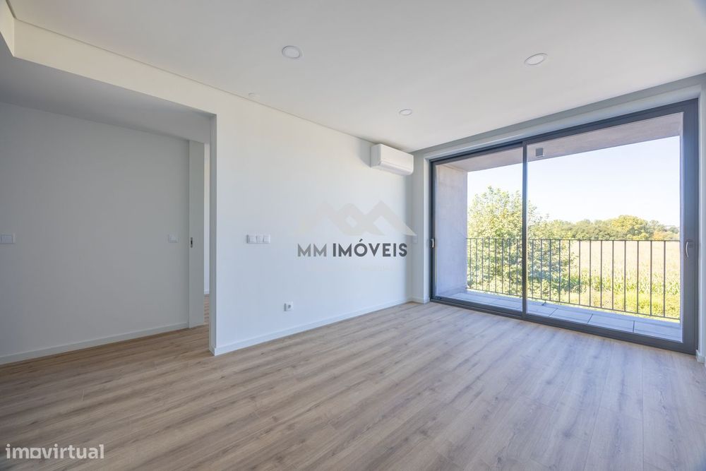 Apartamento T1 Novo |  Polo Universitário  | S. João | Varanda | Garag