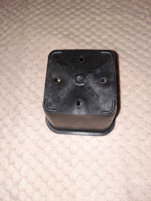 Doniczka do rozsad - nowa !! Cena za 100 szt..